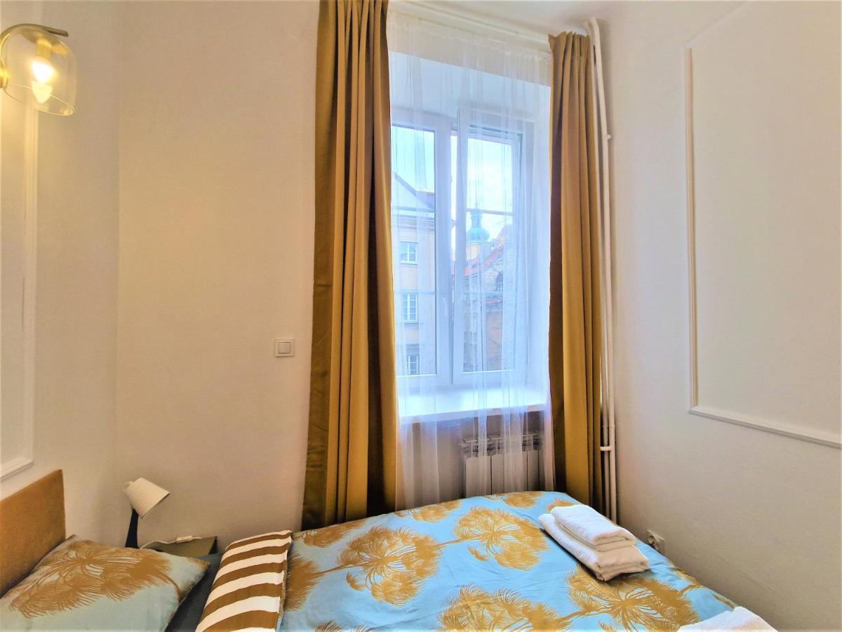J&W Apartments Swietojanska Rooms Warsaw Exterior photo